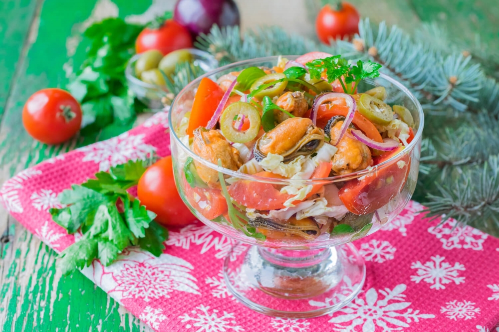 Mussel Salad with Olives and Cherry Tomatoes