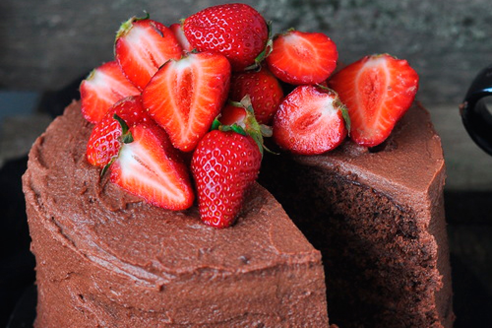 A chocolate cake for one, two, three
