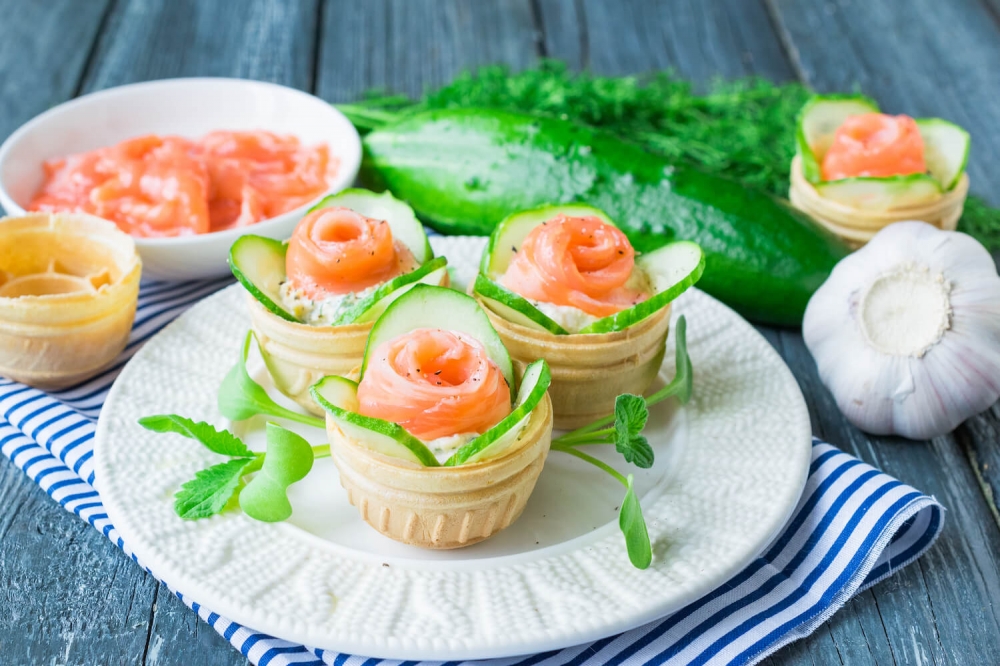 Salmon Tartlets with Cucumber and Hard Cheese