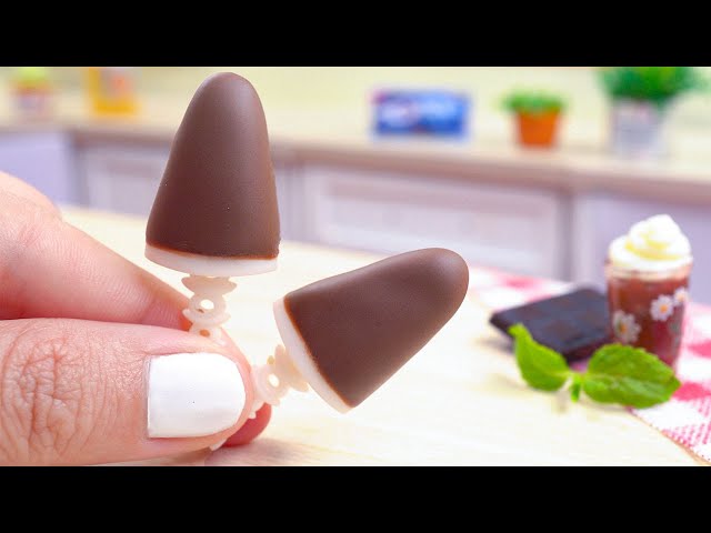 Miniature Chocolate Ice Cream Decorating
