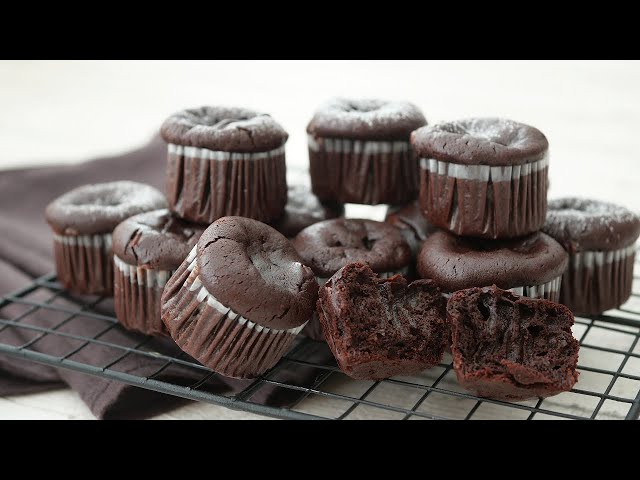 Rich Bite-sized Chocolate Cakes