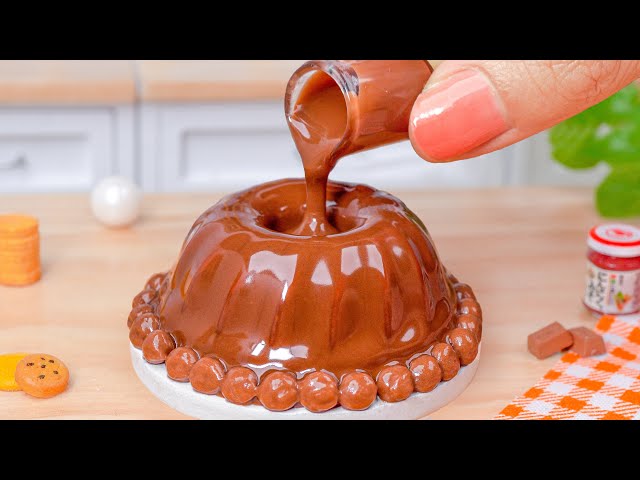Miniature Chocolate Mousse Cake Decorating Idea