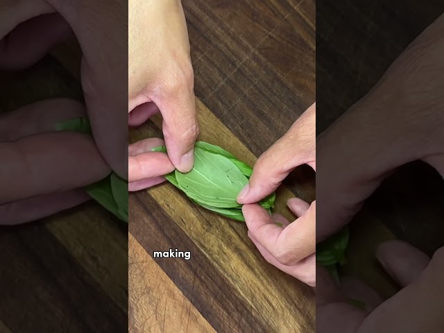 2-Ways to Cut Basil Leaves