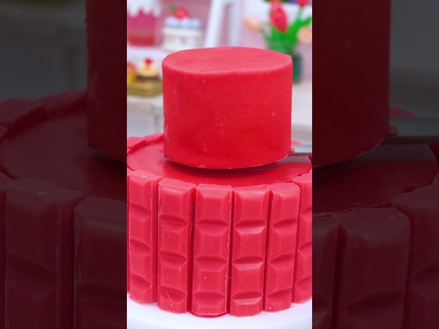 Strawberry KitKat Cake: Miniature Delight with Sweet Red Chocolate Decorations