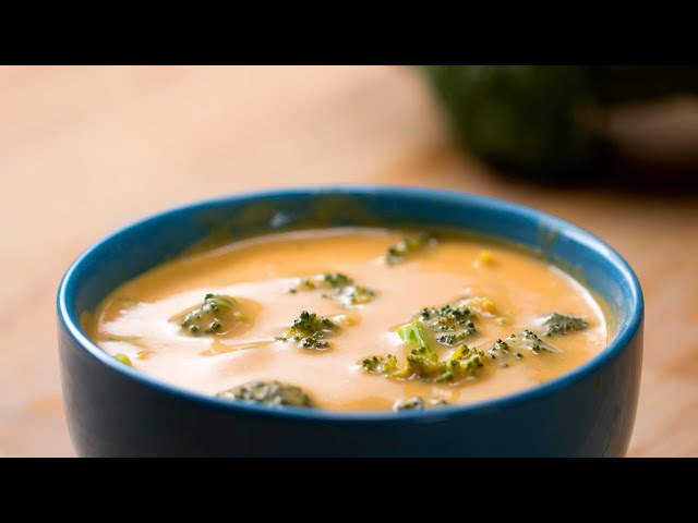 The Creamiest Vegan Cheesy Broccoli Soup
