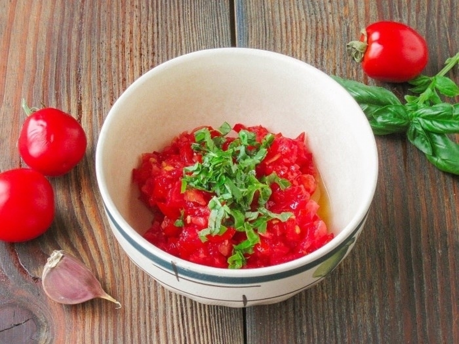 Bruschetta with Tomato and Basil