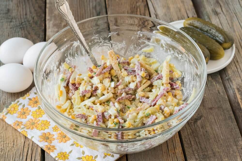 Sausage and Corn Salad with Dried Bread
