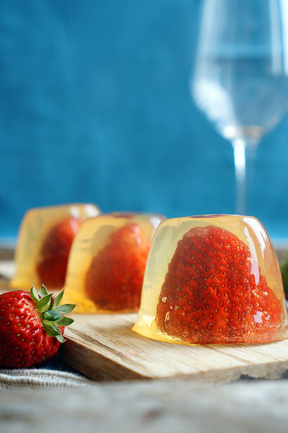 Jelly on champagne with fresh berries