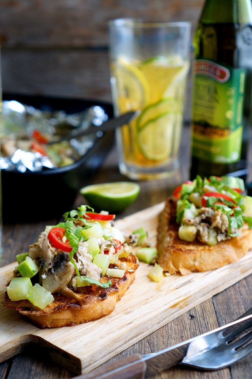 Bruschetta with Vegetables and Chicken