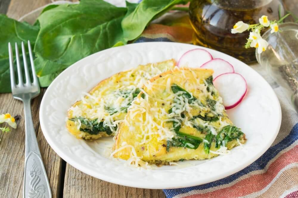 Fried Eggs with Spinach and Cheese