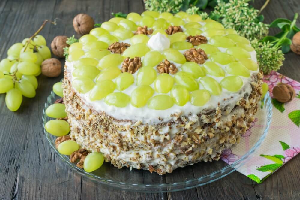 Yogurt Cream Cake with Green Grapes and Walnuts