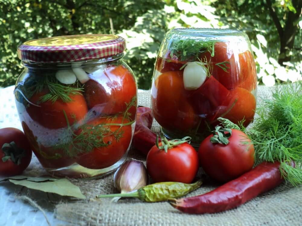 Russian Spicy Marinated Tomatoes