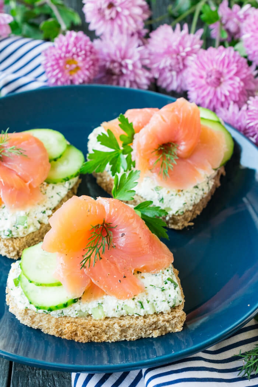 Salmon and Cottage Cheese Sandwiches