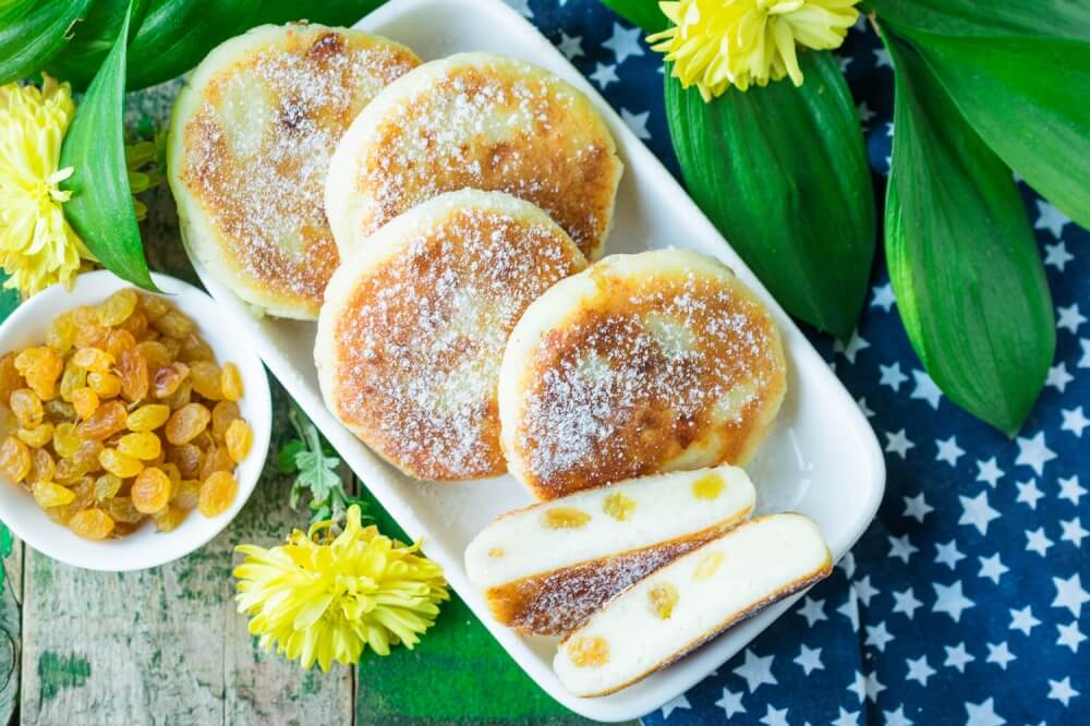 Russian Cheese Pancakes with Rice Flour and Raisins