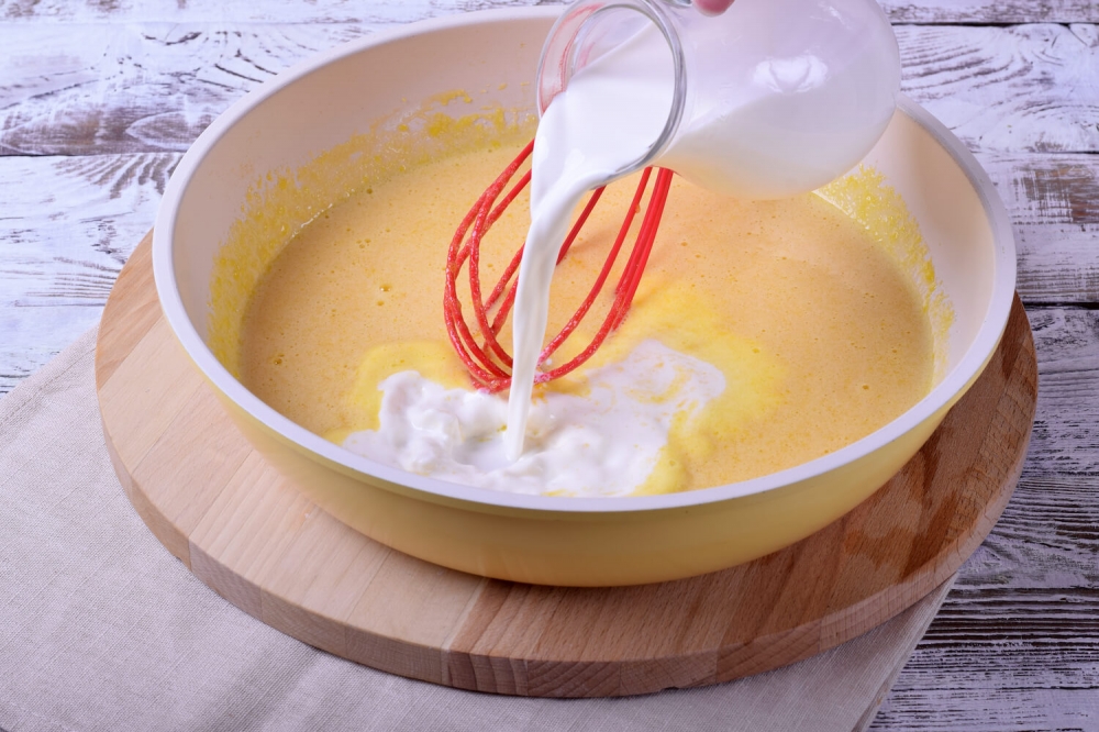 Portuguese Vanilla Cream Puff Cakes