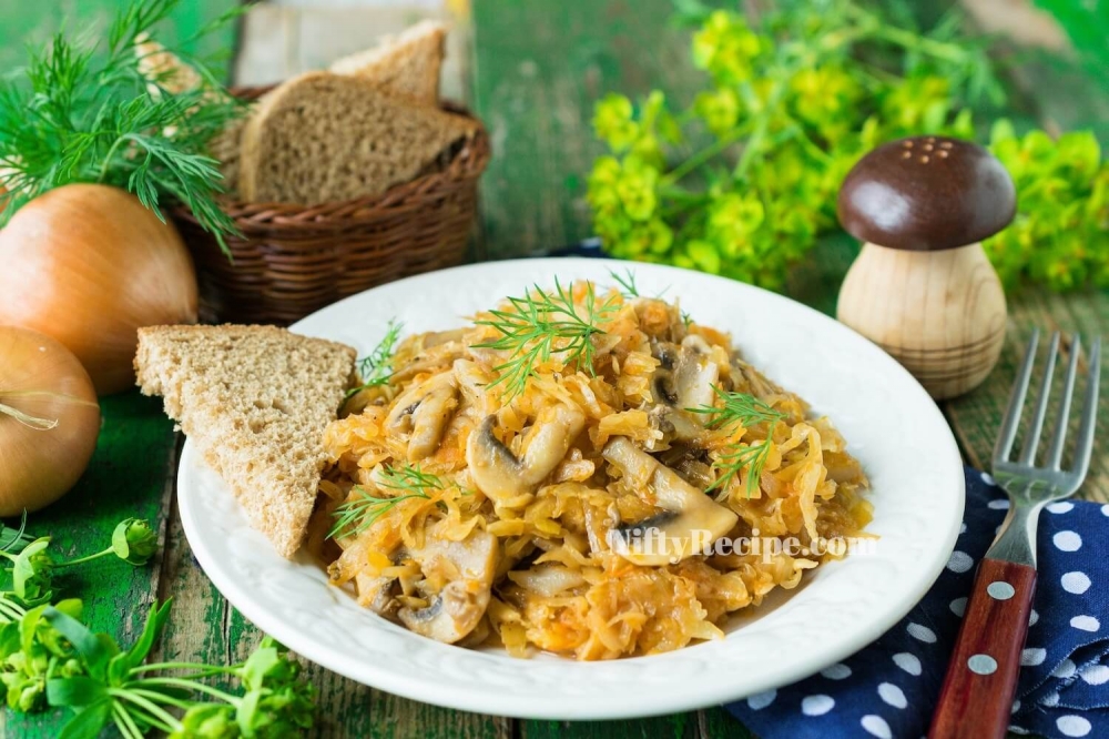 Stewed Cabbage with Mushrooms