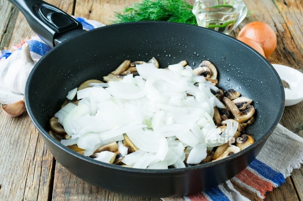Pan-Fried Potatoes with Mushrooms