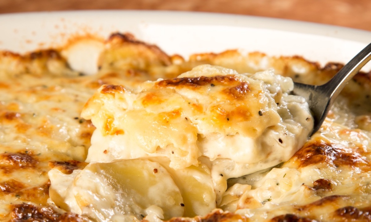 What Are Scalloped Potatoes Made Of?