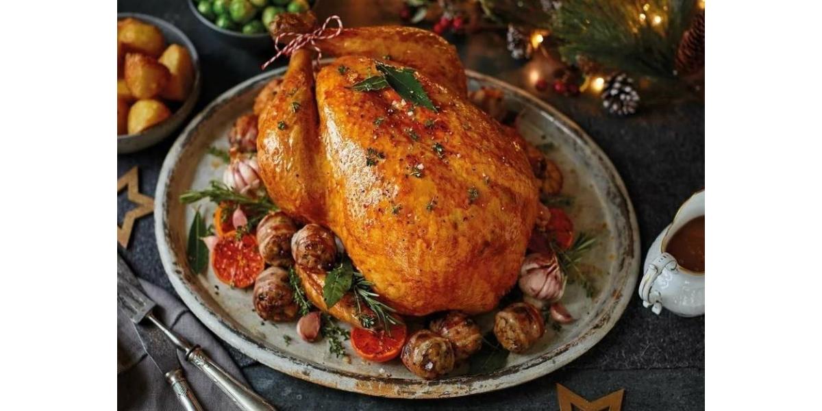 Traditional American Christmas Turkey Recipe with Stuffing