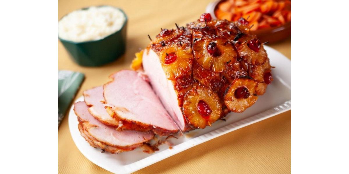 Classic American Christmas Ham with Pineapple Glaze