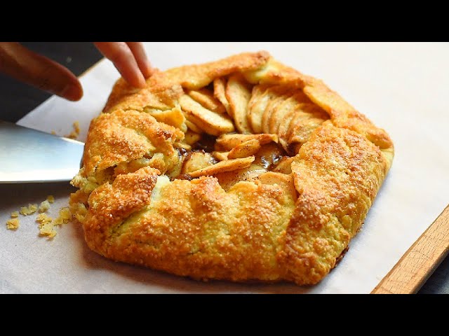 Apple Galette with Flaky Crust and Gooey Apple Filling