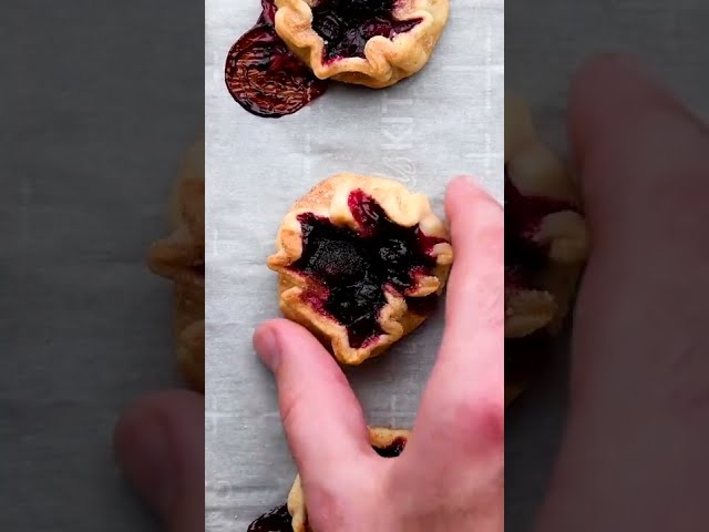 Mini blueberry pie