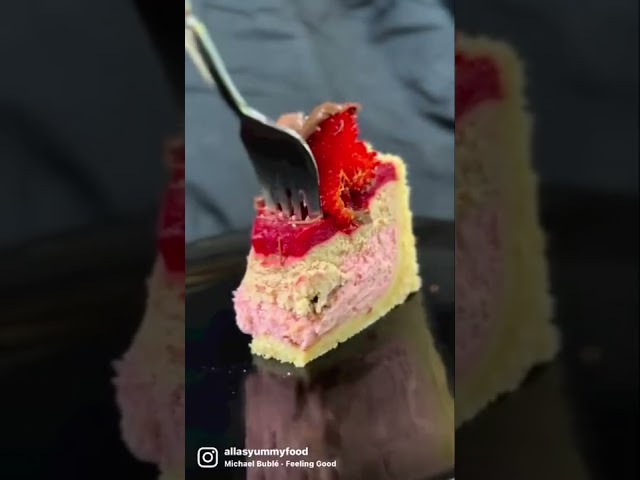 Strawberry chocolate cheesecake