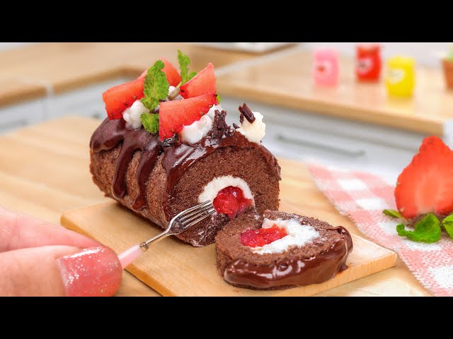 Miniature Chocolate Roll Cake Decorating