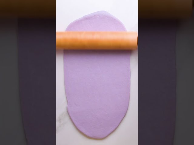 Purple swirl bread design