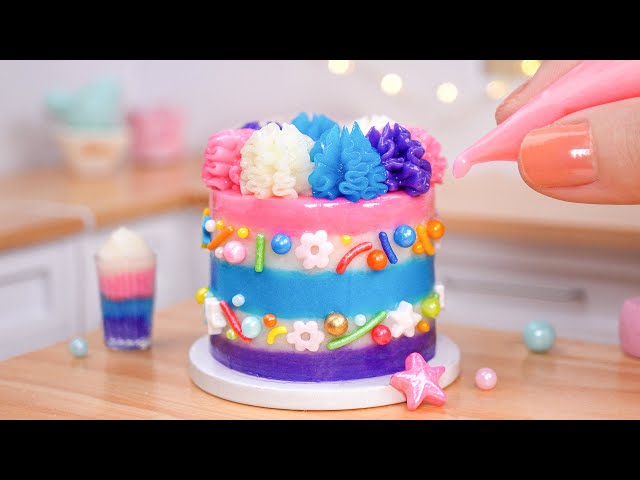 Miniature Colorful Cake Decorating
