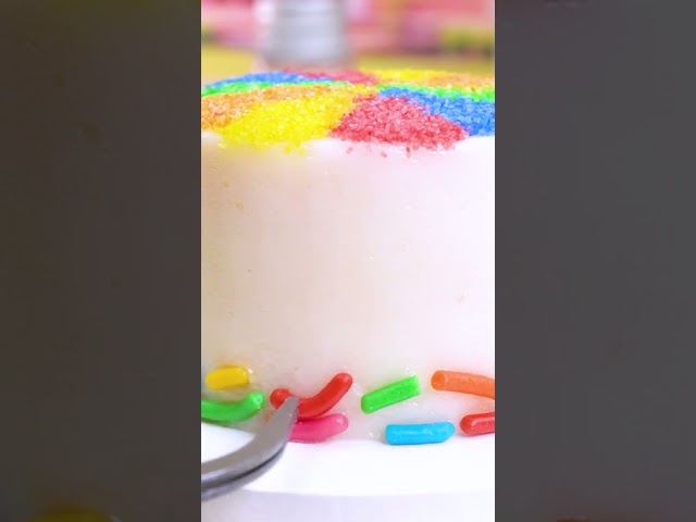 Miniature Colorful Cake Decorating