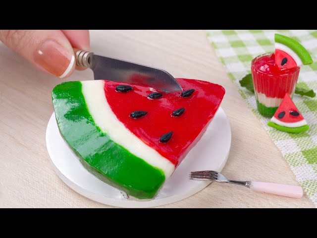 Miniature Watermelon Cupcake Decorating