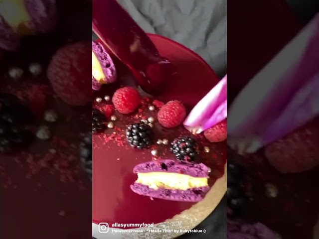 Mirror glazed cakes