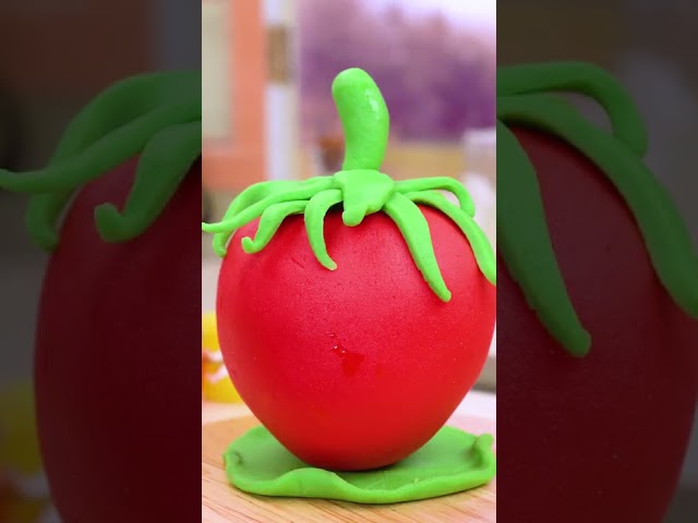 Miniature Strawberry Cake Decorating