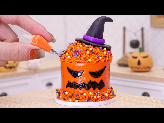 Awesome Miniature Halloween Witch Cake Decorating Ideas