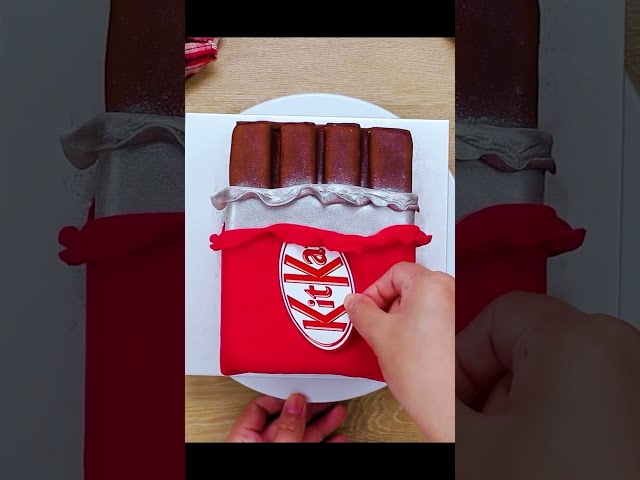 KitKat Cake