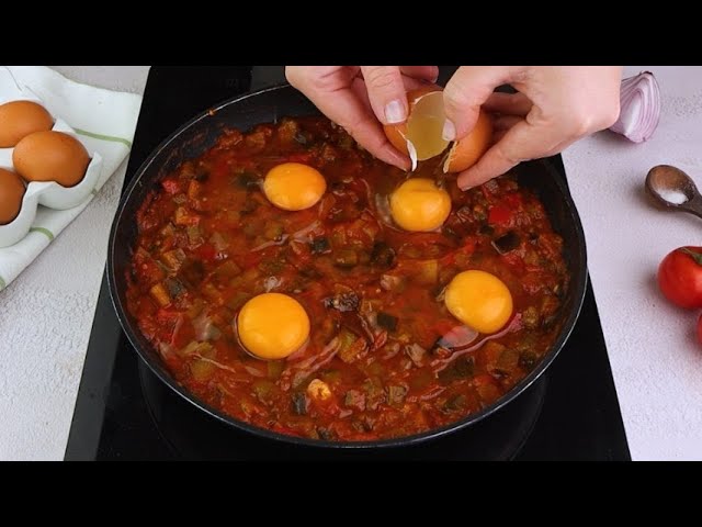 Eggs in purgatory with eggplants