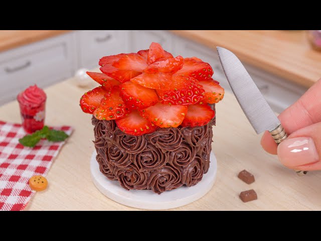 Miniature Strawberry Chocolate Cake Decorating