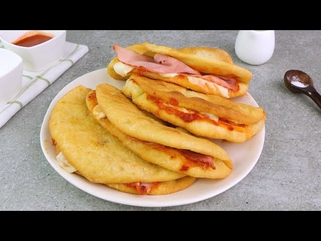 Fried pizzas