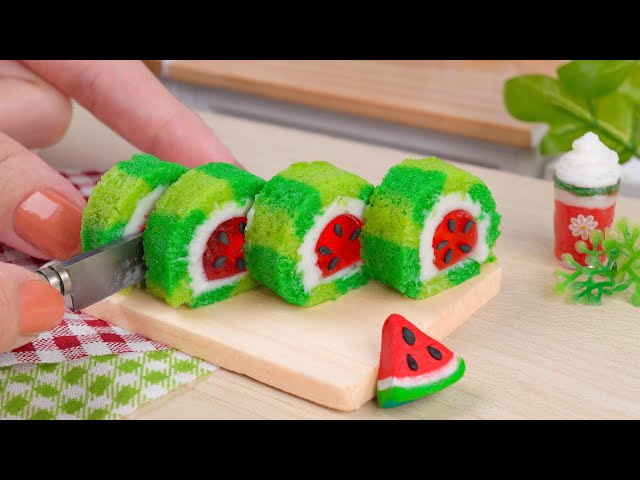 Miniature Watermelon Roll Cake Decorating