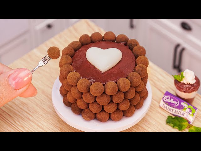 Miniature Chocolate Balloon Cake Decorating