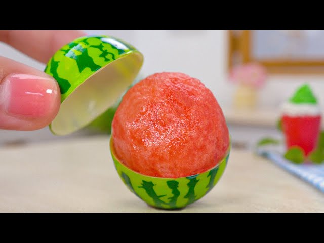 Fresh Miniature Watermelon Cake Decorating
