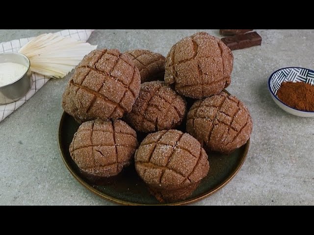 Chocolate melon pan