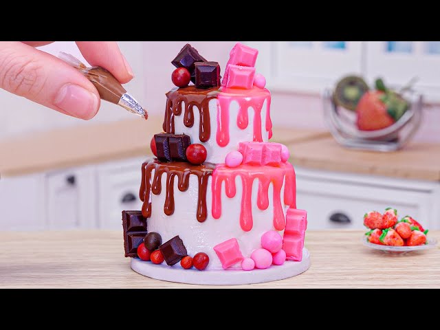 Rainbow, Chocolate, Strawberry Cake Decorating