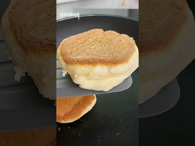Fluffiest vanilla pancakes