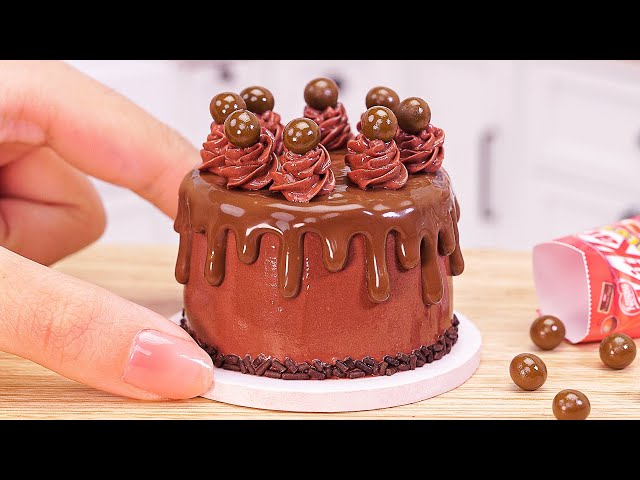 Miniature Chocolate Ball Mousse Cake Decorating