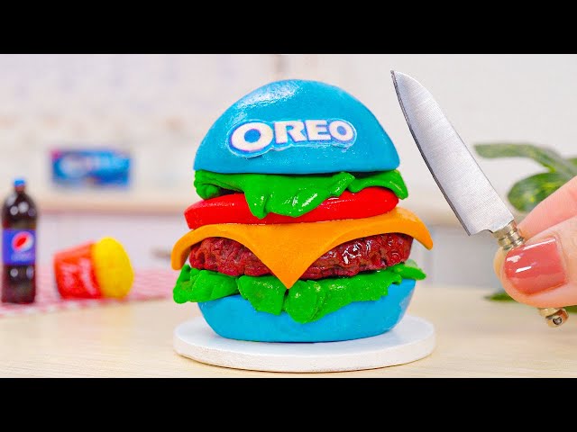 Miniature OREO Burger Cake Decorating