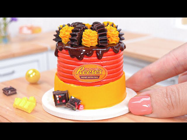 Miniature Reese's Chocolate Cake Decorating