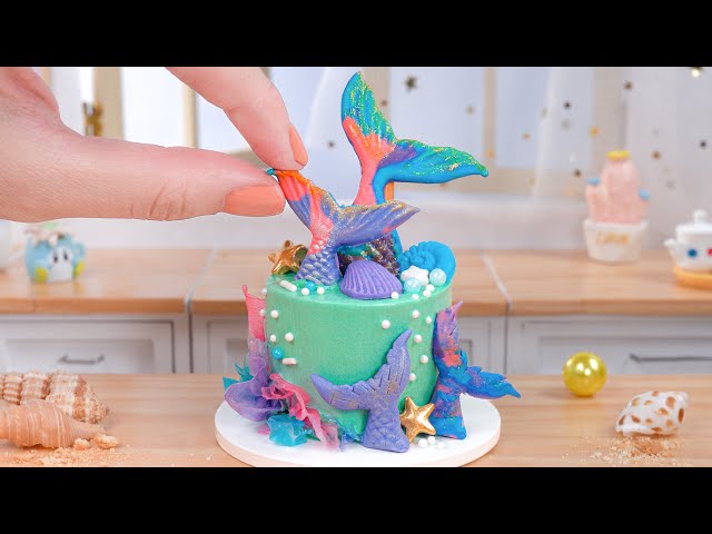 Miniature Mermaid Cake Decorating