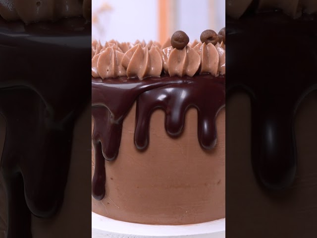 Miniature Chocolate Cake Decorating